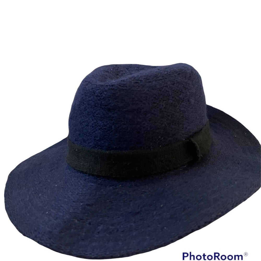 NWOT Women hat Blue and Black between Fedora and floppy Never Used